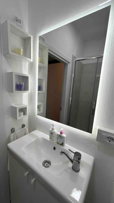 Appartamento Historic Apt! 2 Steps From The Old Port
